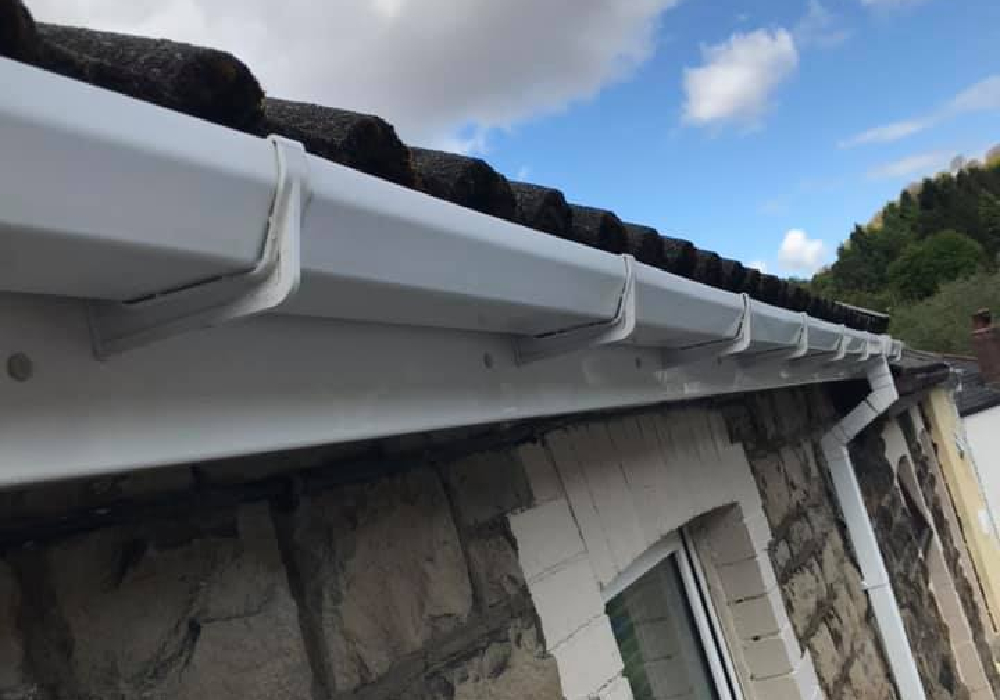 gutter cleaning in barry